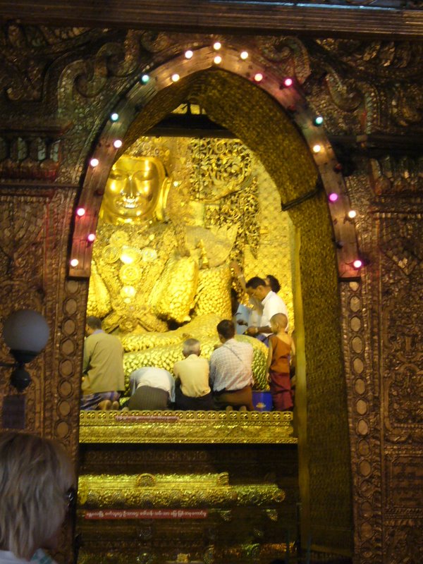 The mahamuni image